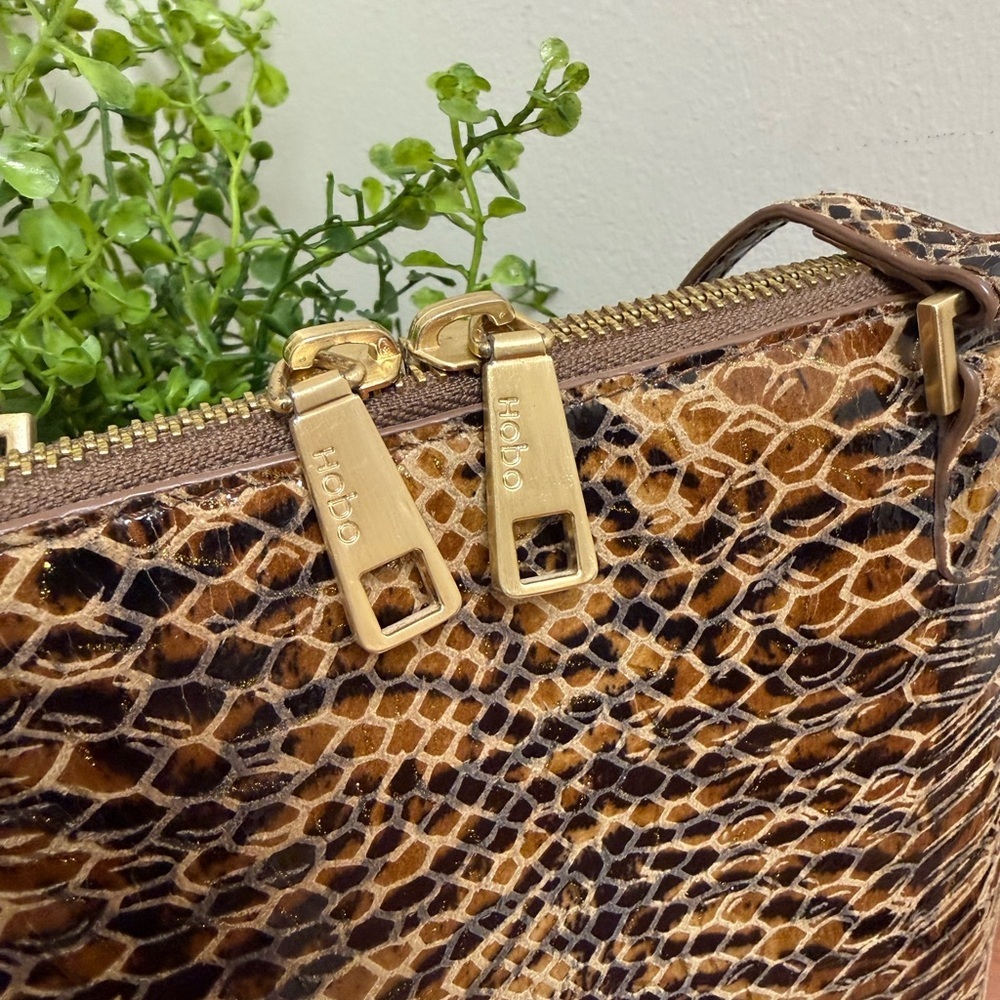 HOBO INTERNATIONAL Snakeskin Crossbody - Picture 2 of 8